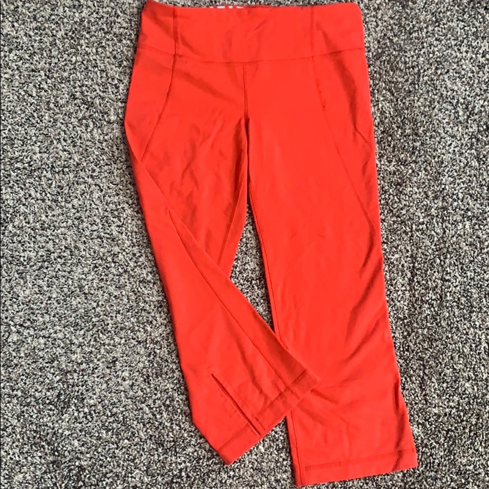 Lululemon crops size 6
